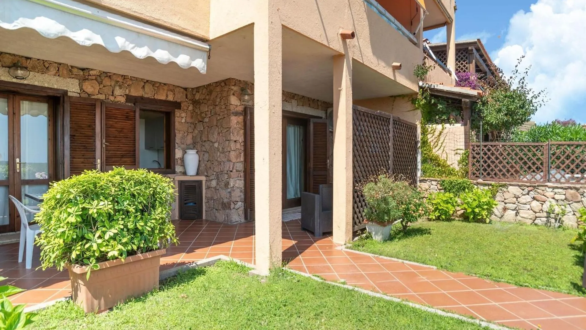 Apartment In Marinella Marinella