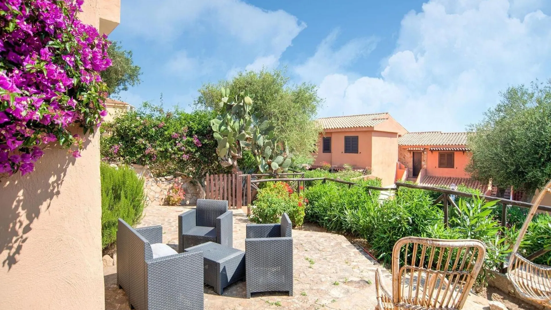 Apartment In Marinella Marinella