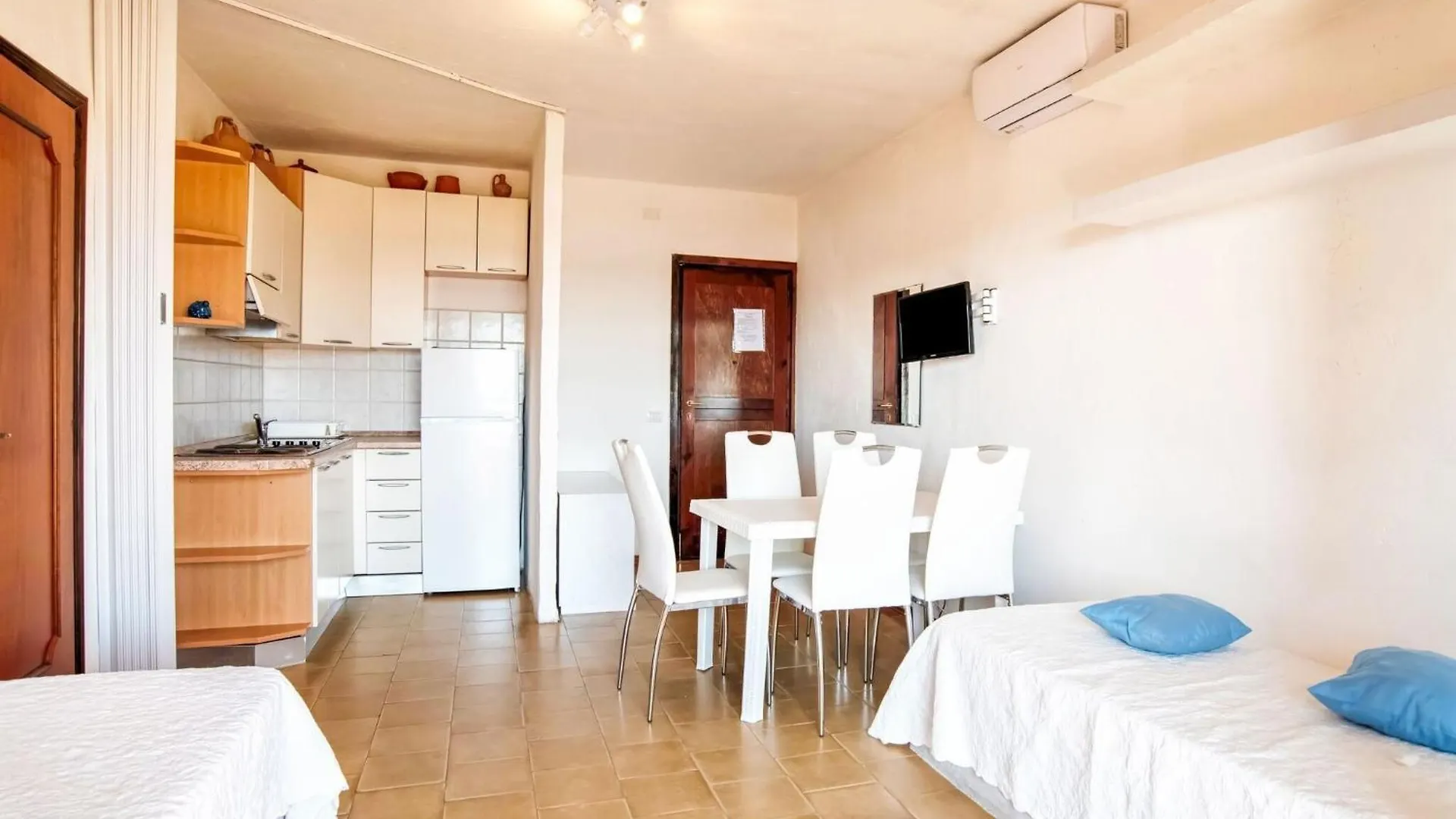 Apartment In Marinella Marinella